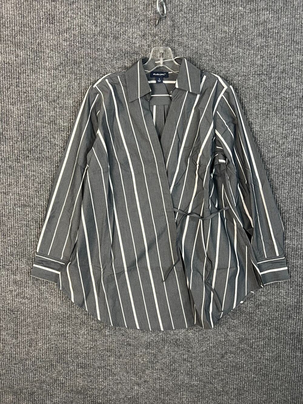 Studio Park Wrap Shirt Womens Small Gray Striped Collar Classic Corporate Office